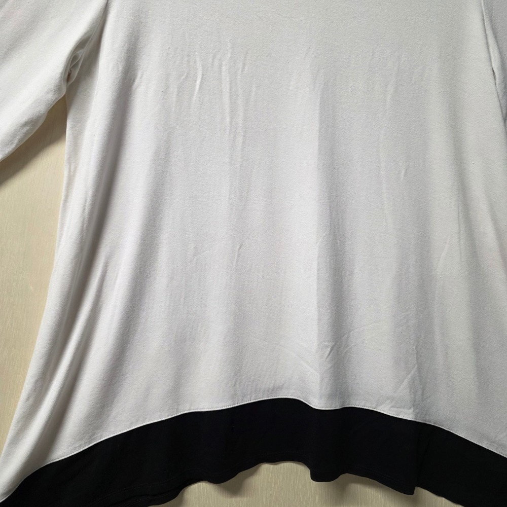 Chicos Zenergy White Black Colorblock Sharkbite Tunic Top Size 2‎ L Large Mens - Picture 14 of 16